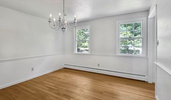 3 Deerfield Dr, Clinton, CT 06413