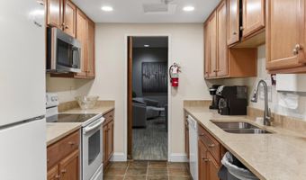 6101 EDSALL Rd 312, Alexandria, VA 22304