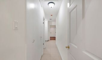 4446 Hayvenhurst Ave, Encino, CA 91436