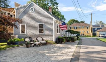 3 Harold St, Newport, RI 02840