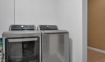 5 Lamar Dr, Athens, OH 45701