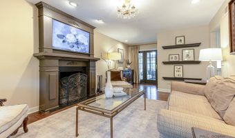 22205 W PINEVIEW Dr, Antioch, IL 60002