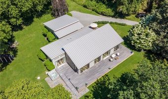 621 E Shore Rd, Jamestown, RI 02835