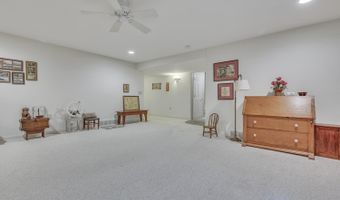 211 Emerald Meadows Dr, Arnolds Park, IA 51331