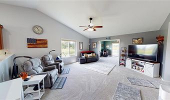 1987 Paradise Rd, Albert Lea, MN 56007