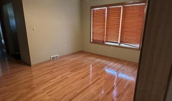 1323 N 3rd St, Aberdeen, SD 57401