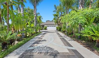 210 N Stage Coach Ln, Fallbrook, CA 92028