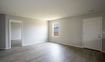 110 Pin Oak Dr Dr, Aurora, MO 65605