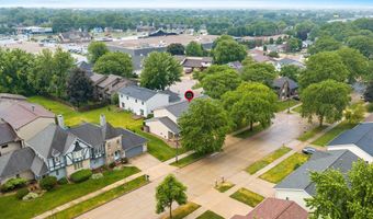1023 W RIDGEVIEW Dr, Appleton, WI 54914
