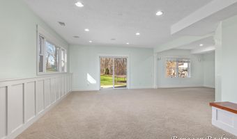 8790 Laurel Ridge Dr SE, Alto, MI 49302