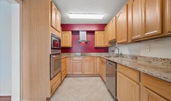 7401 WESTLAKE Ter 607, Bethesda, MD 20817