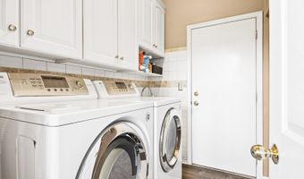 1950 Broadsmore Dr, Algonquin, IL 60102