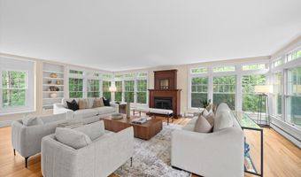 340 Orchard Hills Dr, Ann Arbor, MI 48104