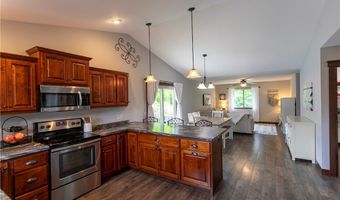 759 Club View Ln, Altoona, WI 54720