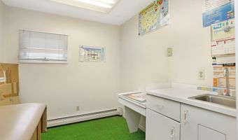 4 Dawn Way, Aberdeen, NJ 07747