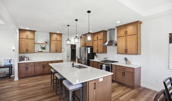 1908 Golfview Dr, Auburn, IN 46706