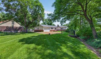 6 Helmsdale Ct, Ballwin, MO 63011