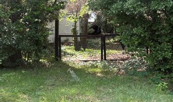 3001 TREASURE Ave, Albany, GA 31705