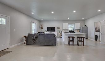522 W 2nd St, Baxter Springs, KS 66713