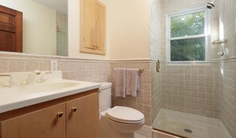 637 Compass Ave, Beachwood, NJ 08722