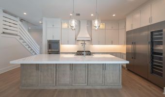 392 4TH St, Atlantic Beach, FL 32233