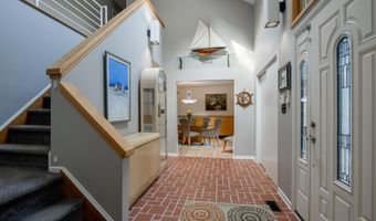 7 Cormorant Dr, Middletown, NJ 07748