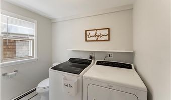 88 General Hawkins Dr, Warwick, RI 02888
