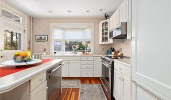 63 Longfellow Rd, Jamestown, RI 02835