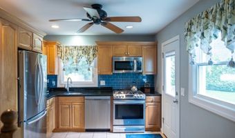 4 Park Ln, Andover, NJ 07860