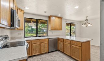 1430 Green Meadows Way, Ashland, OR 97520