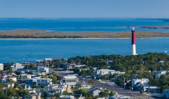 17 E 14TH St, Barnegat Light, NJ 08006