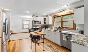 1315 Iowa Cir, Ames, IA 50014