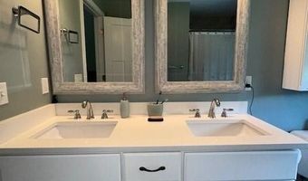 270 Station St, Coventry, RI 02816