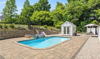 6 Fleuette Dr, Bellingham, MA 02019