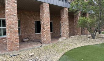 808 Dennis Way, Carlsbad, NM 88220