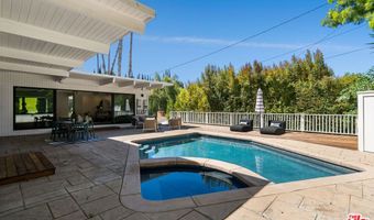 21115 Dumetz Rd, Woodland Hills, CA 91364