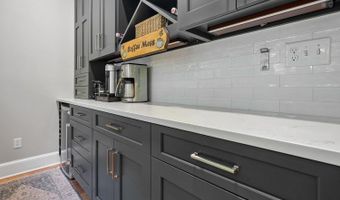 3536 N DICKERSON St, Arlington, VA 22207