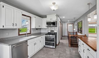 2050 NE 80th St, Altoona, IA 50009