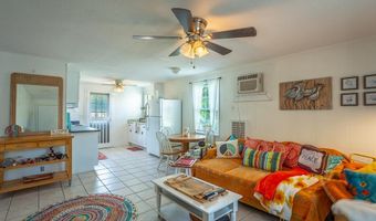 66 8th St, Apalachicola, FL 32320