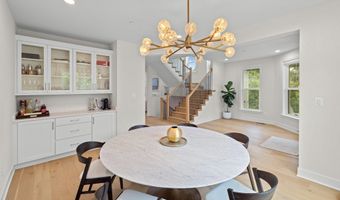 9501 WILDOAK Dr, Bethesda, MD 20814