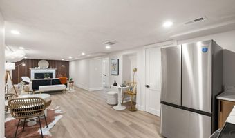 4006 N GLEBE Rd, Arlington, VA 22207