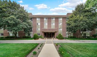 1030 S Fernandez Ave S 4-M, Arlington Heights, IL 60005