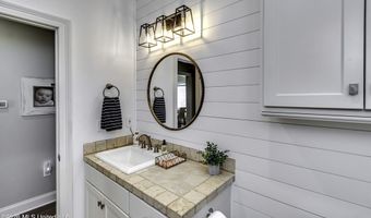 216 Emerald Cir, Brandon, MS 39047