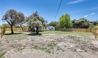 612 S 9th St, Aransas Pass, TX 78336