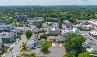 2 Violet Ct, Bergenfield, NJ 07621