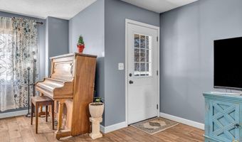 320 Harrison Ct, Auburn, KS 66402