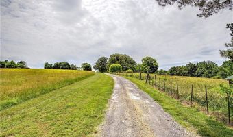 141 Holcomb Spur NW, Adairsville, GA 30103