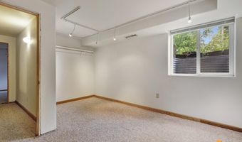 1558 E St, Anchorage, AK 99501