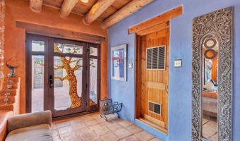 42 Hondo Seco Rd, Arroyo Hondo, NM 87513