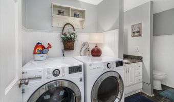 5 Hickory Hill Dr, Londonderry, NH 03053